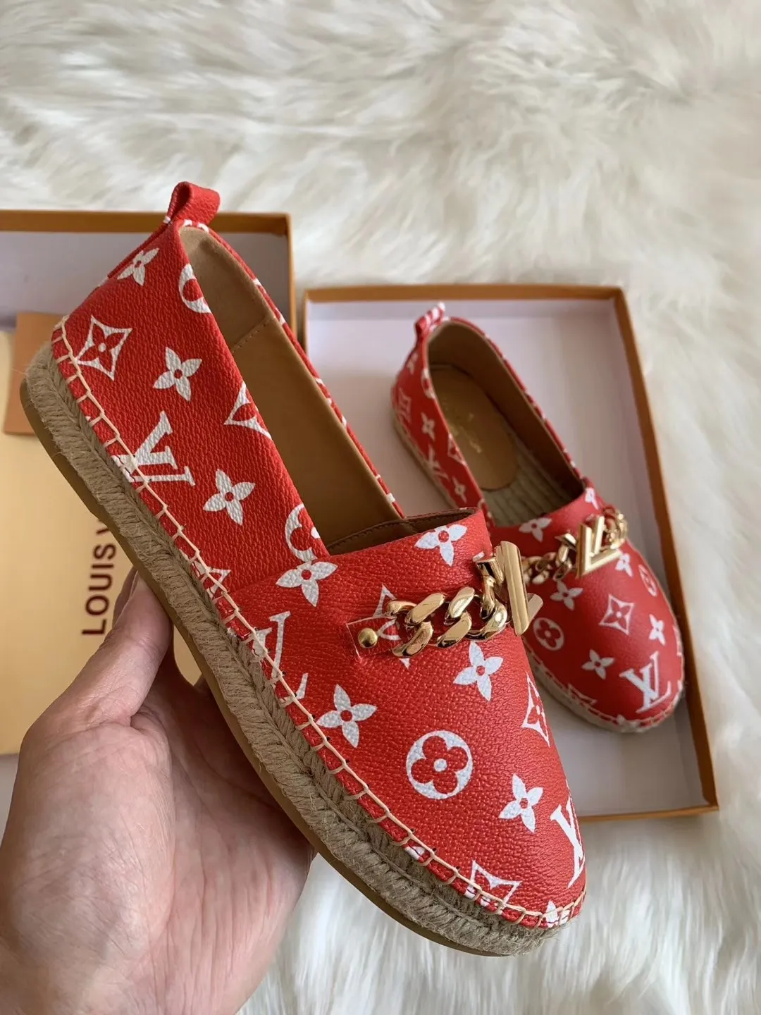 👟👟Ex-factory price 380👟👟 Lvui...Vuitt* on/】...Top purchasing agent, the highest version. Counter 19ss autumn and winter new straw woven women's, men's, mixed material gold thread letter fisherman shoes series, popular single shoes, beautiful on the feet. Purchase the authentic original build 6⃣Female model: sizes 34-41.